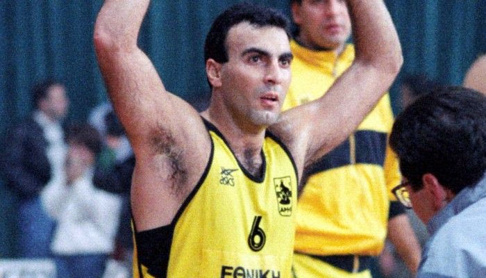 Φωτογραφία ντοκουμέντο: το “tomahawk” του Νίκου Γκάλη