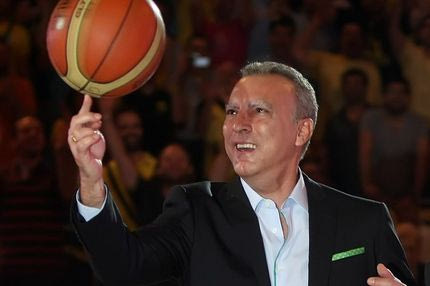 Πίσω από τις κάμερες