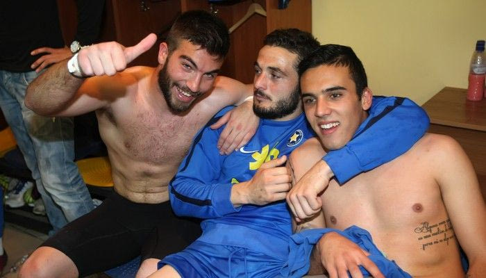 Κουρμπέλης: “Κοιμόμαστε, ξυπνάμε, το μυαλό στην κούπα!”