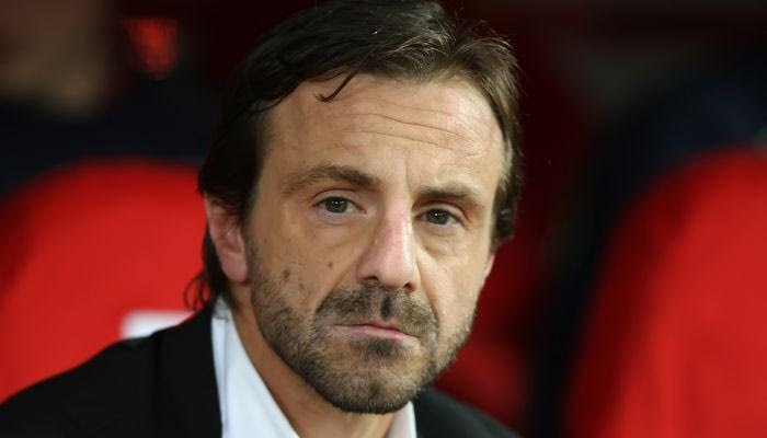 Μάντζιος: “Ο Ολυμπιακός το αβαντάζ, η ΑΕΚ το πάθος και τη δίψα”