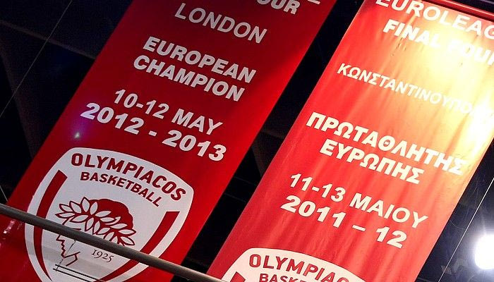 Το τρίτο λάβαρο στην οροφή του ΣΕΦ (video)