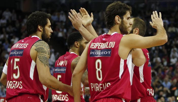 “Ο Βασιλιάς παραμένει στο θρόνο του”