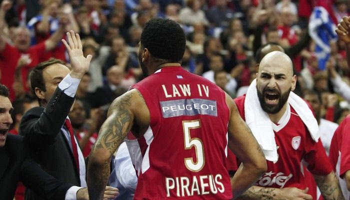 Φωτογραφίες από τον θρίαμβο του Ολυμπιακού