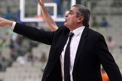 Πεδουλάκης: “Καταιγιστικοί στην άμυνα”. Σφαιρόπουλος: “Ήταν δύσκολο ν’ ακολουθήσουμε”