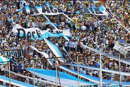 Οπαδοί στους παίκτες της ομάδας τους: “Ηττηθείτε ή σαπίστε στην κόλαση!”