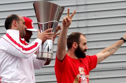 Υψώνεται το λάβαρο του πρωταθλητή Ευρώπης