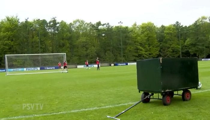 Μακρινό… καλάθι από τον Φαν Μπόμελ