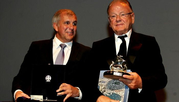 Λείπουν οι γάτοι ή τα ποντίκια έβγαλαν νύχια;