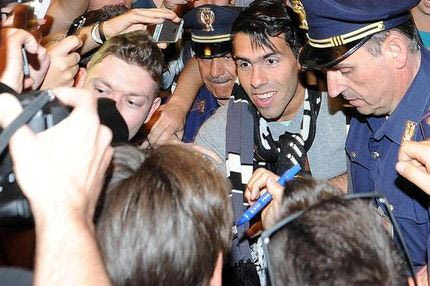 Αποθέωση για Τέβες