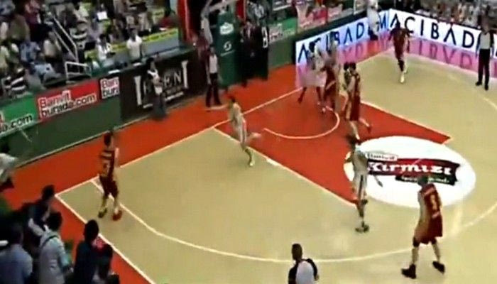 Ο Αρσλάν έκανε το 3-0 για τη Γαλατασαράι