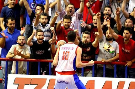 Ανανέωσε ο Αθανασούλας