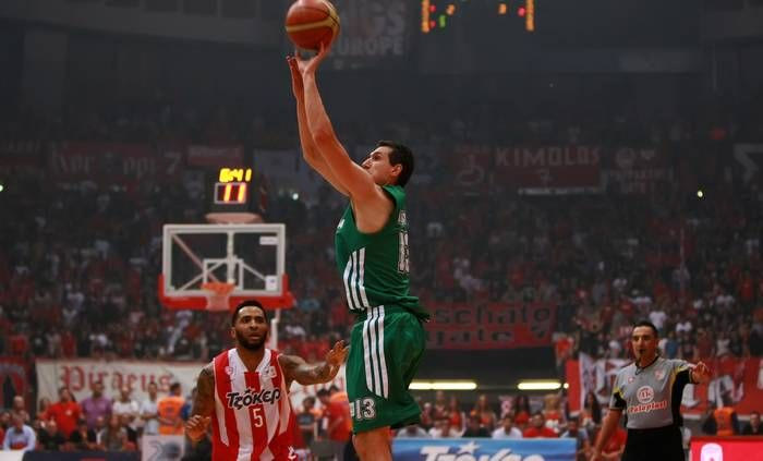 Ανανέωσε ο Διαμαντίδης