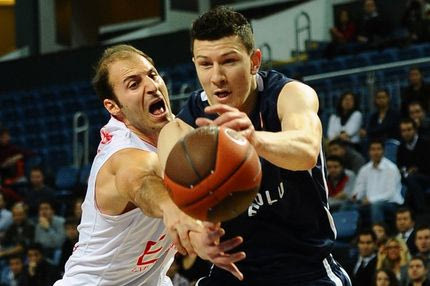Εφές-Αρμάνι 84-70