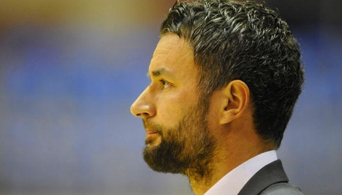 O Γκούροβιτς προπονητής της Ζελέζνικ