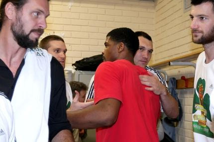 Σπάνια επίδειξη πολιτισμού από τους Μπαρτζώκα, Τόμιτς Λο και Χάινς