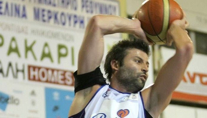 Συνεχίζει ο Καλλινικίδης