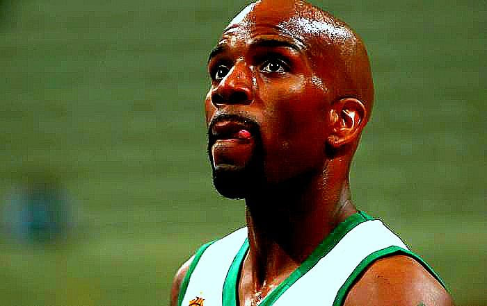 Kάρι: “Οφείλουμε να “προστατεύσουμε” το γήπεδό μας