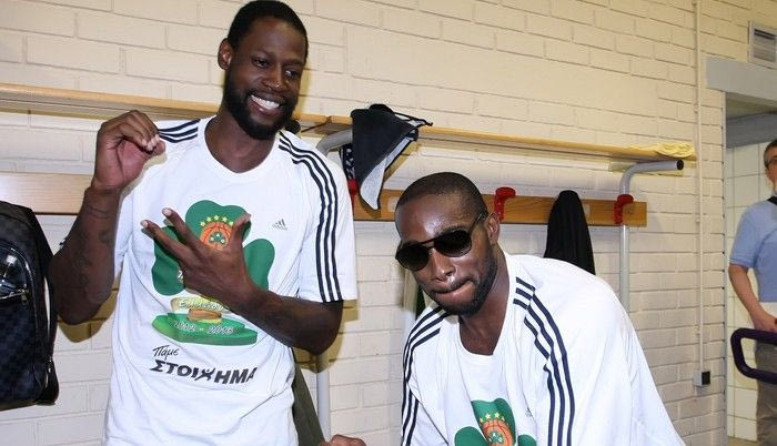 “Μας φτιάχνει ο κόσμος”