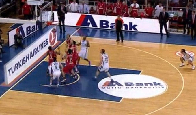 Κορυφαίο το buzzer-beater του Λούκας