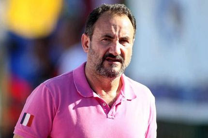 “Οι ιστορίες για αγρίους, τα δημοψηφίσματα και στη μέση ο Αιολικός”