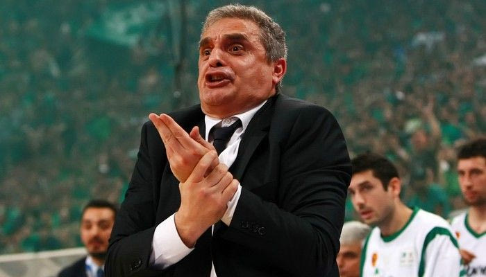 Πεδουλάκης: “Εμείς παίζουμε με το μυαλό του Ολυμπιακού”