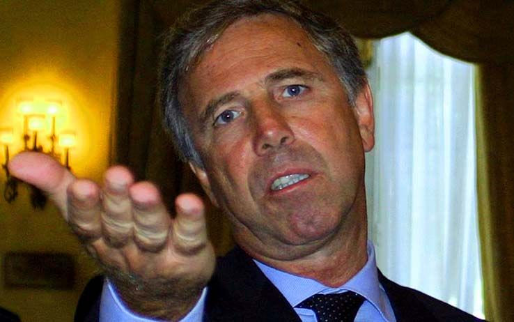 Έσπασε την κάμερα δημοσιογράφου ο πρόεδρος της Τζένοα