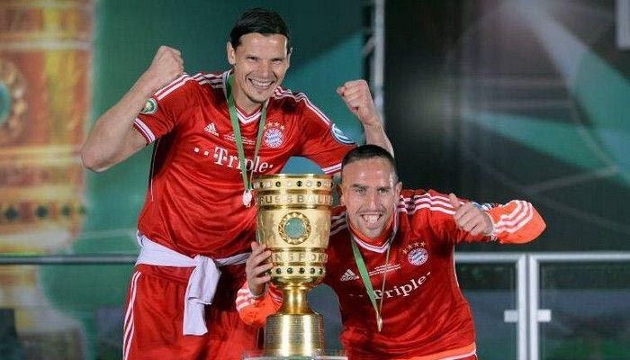 Ανανέωσαν Ριμπερί και Βαν Μπούιτεν