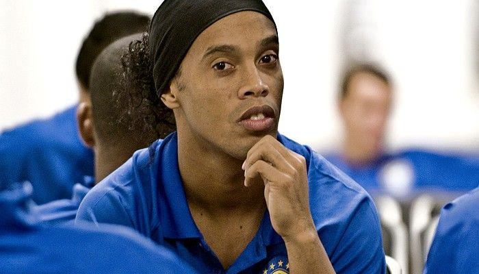 “Ουδέποτε υπήρξε πρόταση ή προσέγγιση του ΠΑΟΚ για τον Ροναλντίνιο”