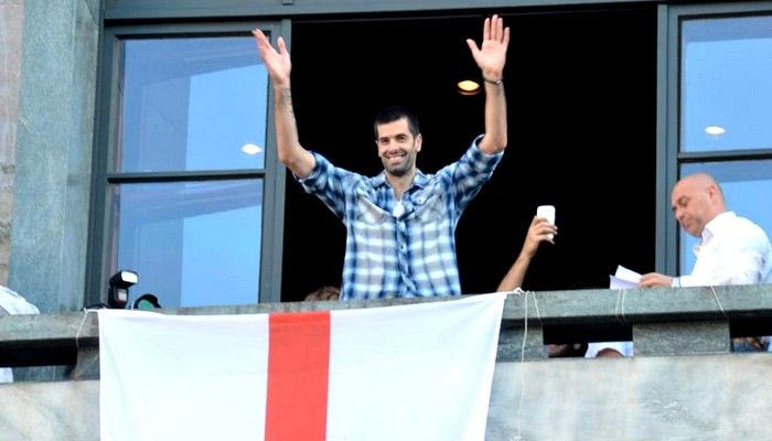 Ο Ντούσαν Σάκοτα στο Contra.gr