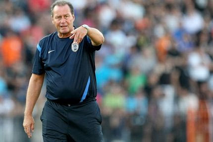 Στέφενς: “Δεν μεταφερόταν εύκολα η μπάλα από την άμυνα”