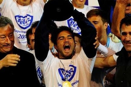 Υπερπρωταθλήτρια η Βελέζ με χαμένο πέναλτι του Σκόκο