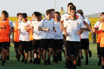 Αποθέωση στην ανοικτή προπόνηση της ΑΕΚ στα Σπάτα (pics + vids)