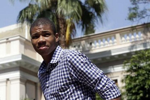 Αντετοκούνμπο: “Αξίζει στον Ολυμπιακό ο Παπαπέτρου”