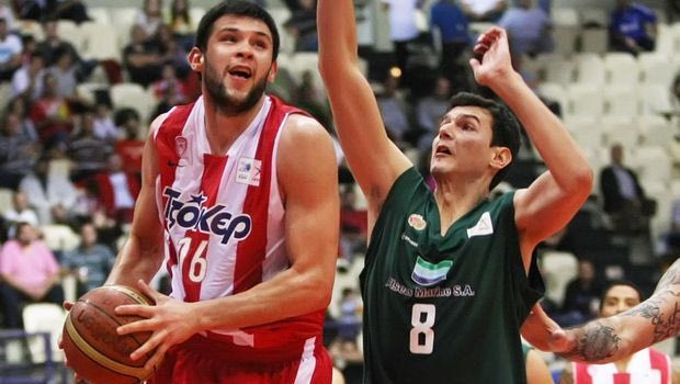 Ανανέωσε ο Μπένας