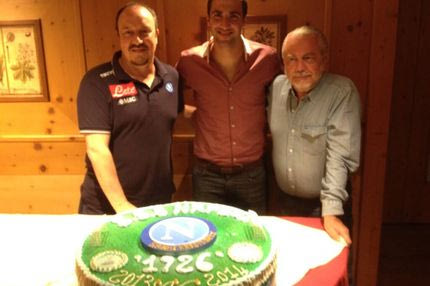 Ιγκουαΐν, Ρέινα και στο βάθος Μαρτίνες για Νάπολι