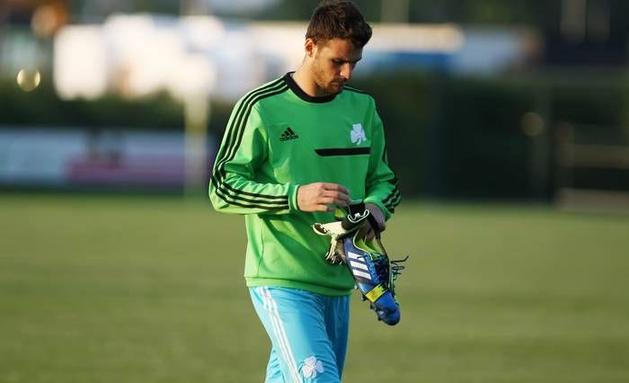 Υπέγραψε και δόθηκε δανεικός στη Γρανάδα ο Καρνέζης