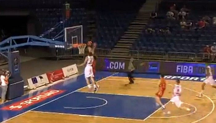 Ο Παπαπέτρου κάνει τα πάντα