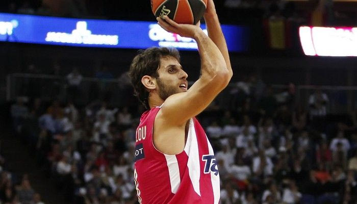 Περπέρογλου: “Γι αυτό έμεινα στον Ολυμπιακό”