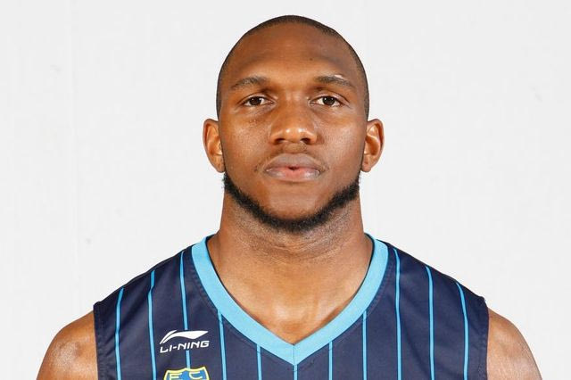 Συμφώνησε με Σίμονς