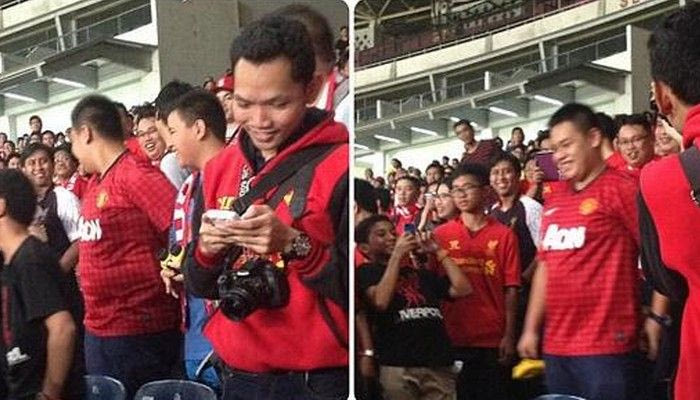 Με φανέλα της Γιουνάιτεντ σε θύρα φίλων της Λίβερπουλ!