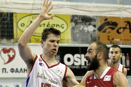 Ανακοίνωσε τον Αγραβάνη