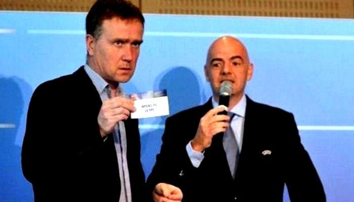 Ο ΑΠΟΕΛ τιμά το δημοσιογράφο που τον επέλεξε στην κλήρωση