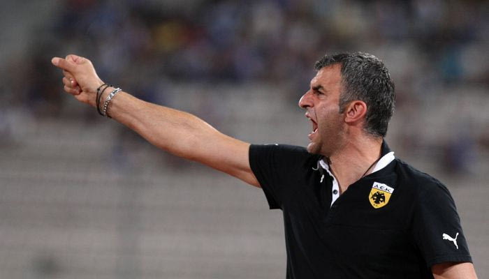 Έξαλλος με τους παίκτες ο Δέλλας