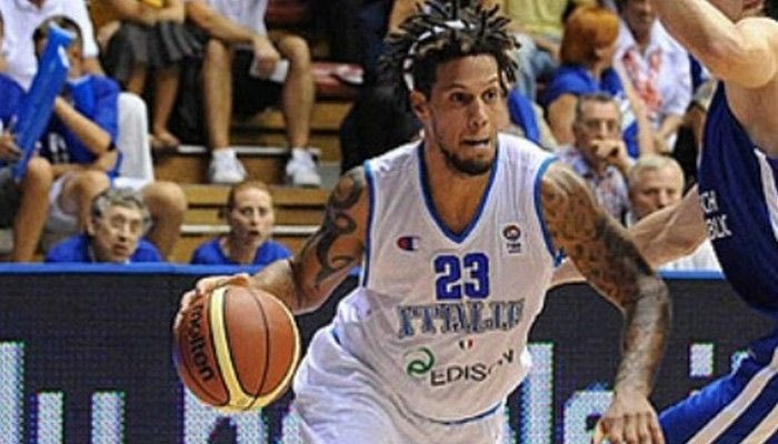 Το έσκασε ο Χάκετ και απολογείται