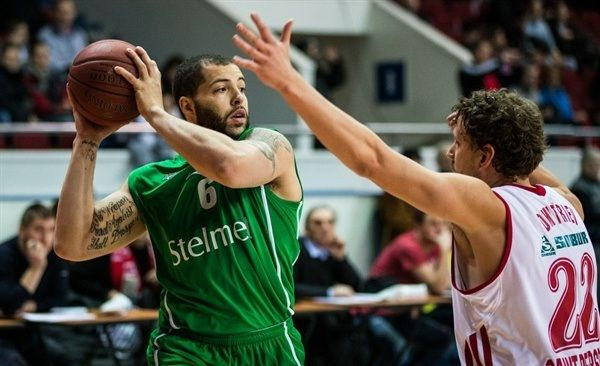 Πήρε Τζόουνς ο Πανελευσινιακός