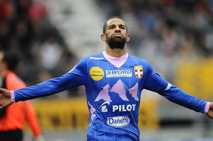 Έπιασε λιμάνι ο Κλιφά