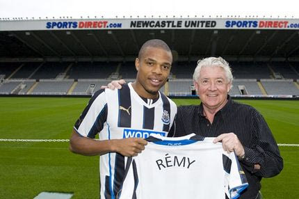 Επιμένει γαλλικά με Ρεμί η Νιούκαστλ