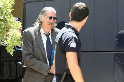 Δεν διεκδικεί τα “χρέη” Ψωμιάδη η κυβέρνηση!