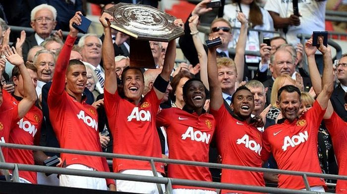Ο Φαν Πέρσι έστεψε τη Μάντσεστερ Γιουνάιτεντ