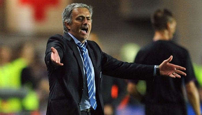 Μουρίνιο: “Είμαι… άτυχος και οι ομάδες μου μένουν πάντα με δέκα”